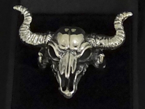 Rinderschädel Ring Bikerschmuck
